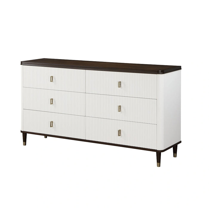 Dresser w/Jewelry Tray