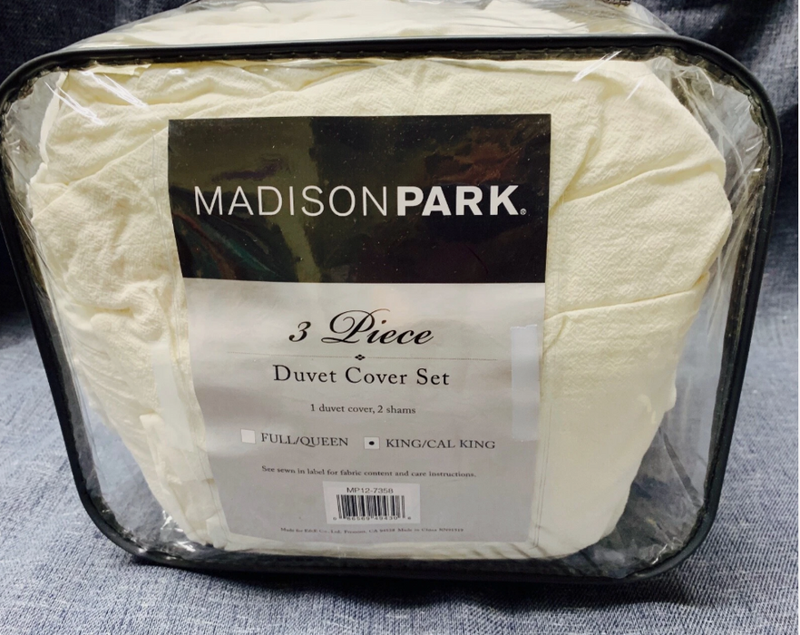 Madison Park 3 Piece Duvet Cover Set (+ 2 Shams) in Ivory King /California King