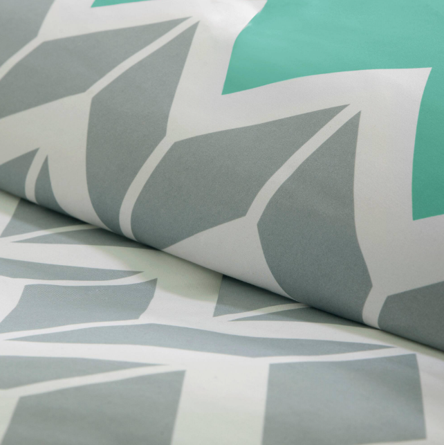 Intelligent Design Nadia Aqua Twin/ Twin XL Comforter Set