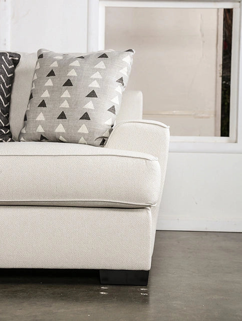 Hyde Park Loveseat w/ Pillows