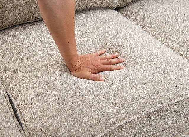 Enea Loveseat